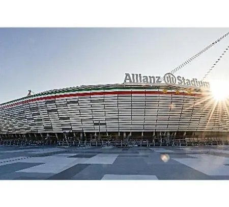 Il Sole Sulla Reggia *